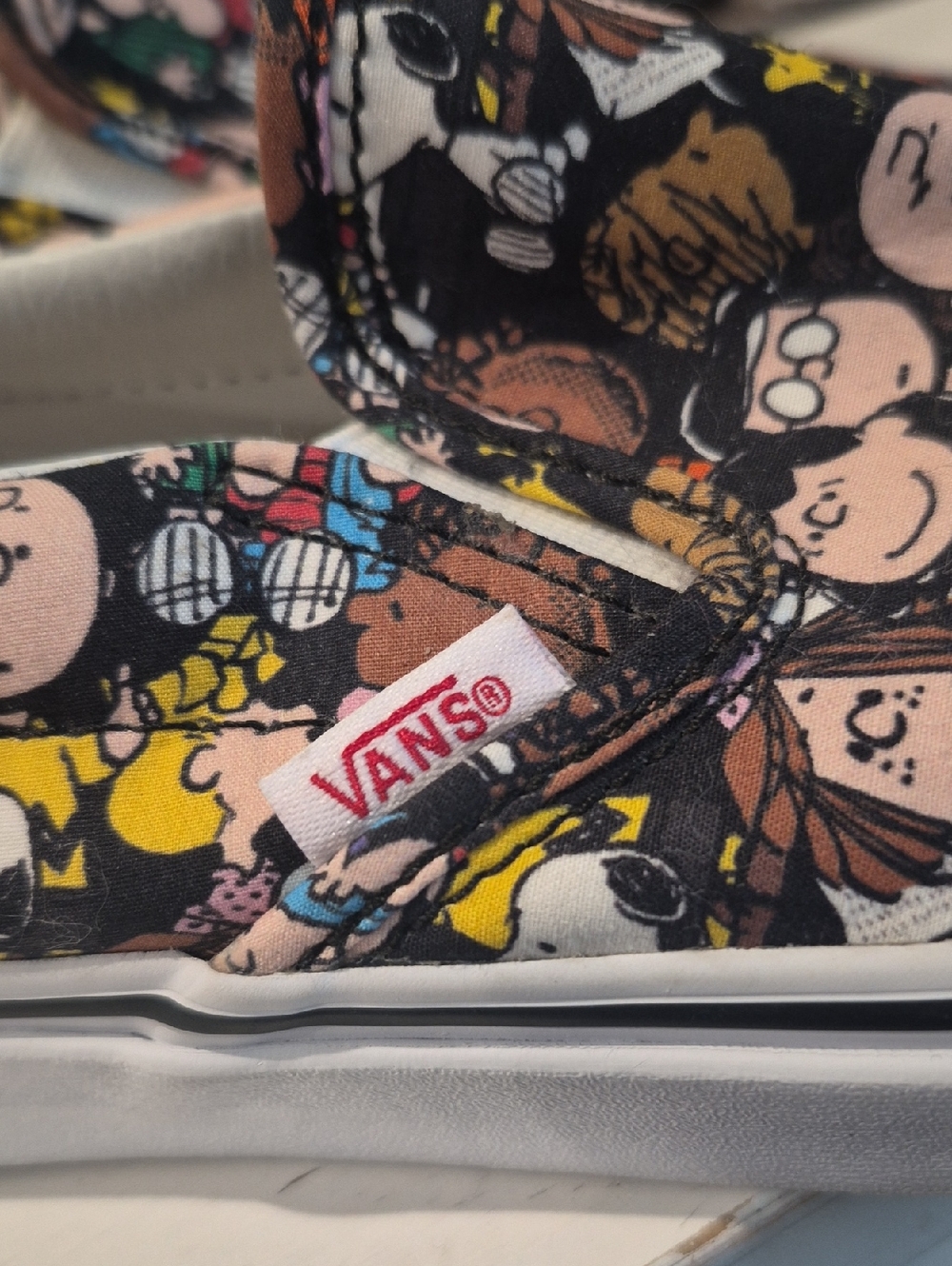 VANS X "The Gang" Peanuts Slip on Sneakers / Limited Edition / Unisex - Picture 5 of 15